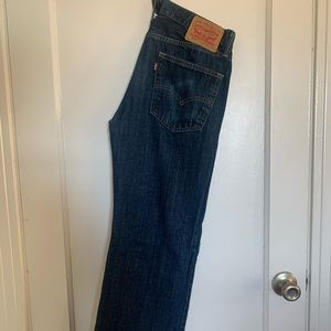 Dark wash Levi’s